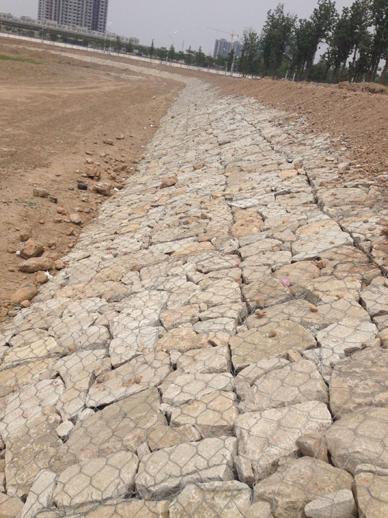 吉林松原過水土壩坡腳及河床防護(hù)工程 吉林松原過水土壩坡腳及河床防護(hù)工程